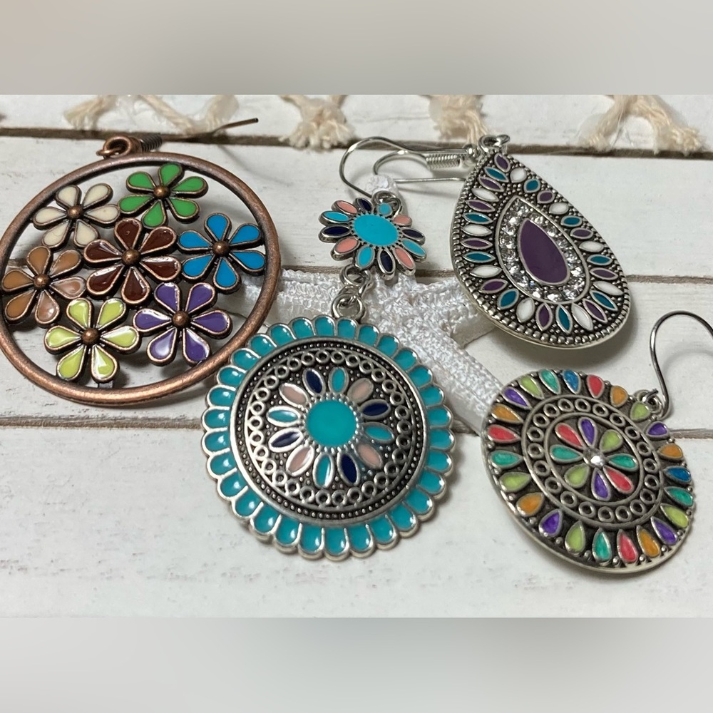 🎉SALEEE🎉4 pairs of earrings🎉